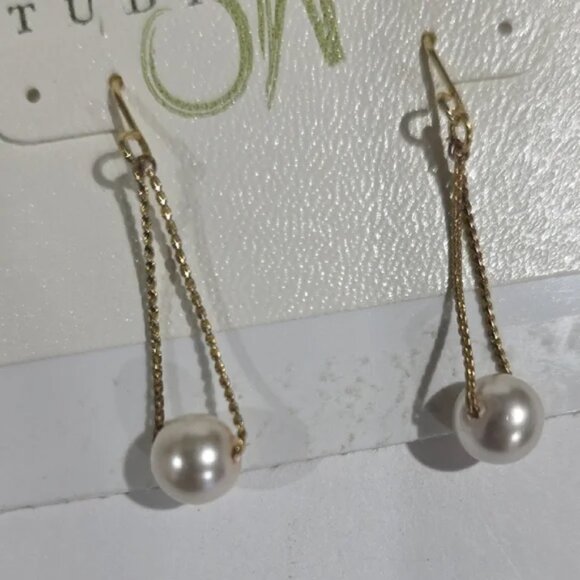 Gold Chain Faux Pearl Drop Earrings – Elegant Dangle Women’s Fashion Jewelry - Picture 4 of 8